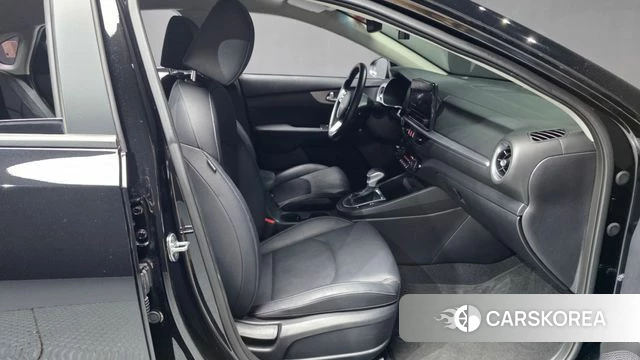 Kia The New K3 2nd generation 2022 Черный из Кореи, фото 2