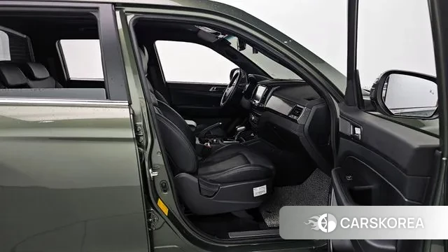 Ssangyong The New Rexton Sport 2023 Темно-зеленый из Кореи, фото 2