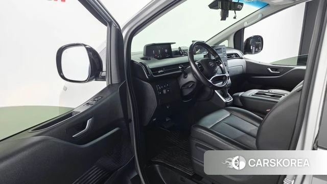 Hyundai Staria 2021 Серебристо-серый из Кореи, фото 2
