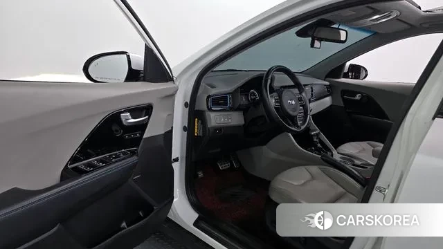 Kia Niro 2018 Белый из Кореи, фото 2