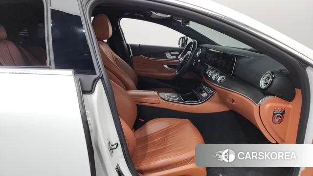 Mercedes-Benz CLS-Class C257 2022 Белый из Кореи, фото 2