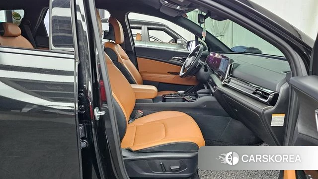 Kia Sportage 5th Generation Hybrid 2023 Черный из Кореи, фото 2