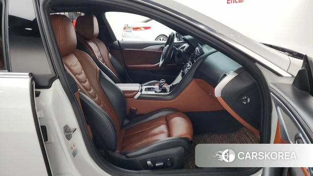 BMW 8 Series (G15) 2019 Белый из Кореи, фото 2