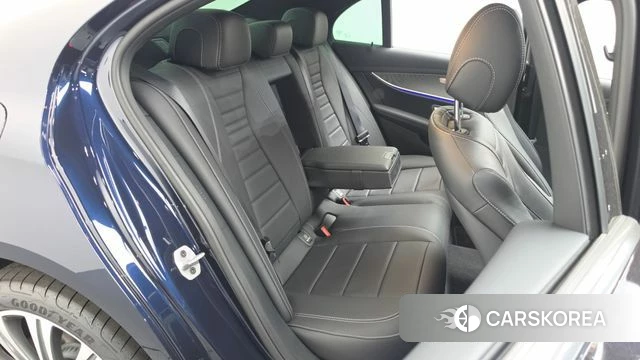 Mercedes-Benz E-Class W213 2023 Синий из Кореи, фото 2