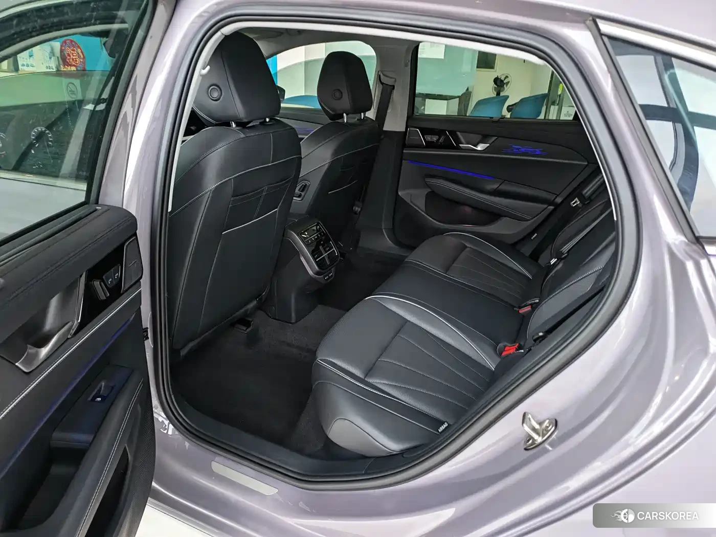Volkswagen Passat 2024 Silver/gray из Китая, фото 2