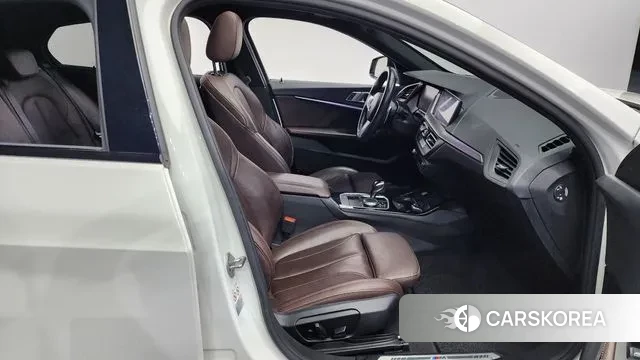 BMW 1 Series (F40) 2020 Белый из Кореи, фото 2