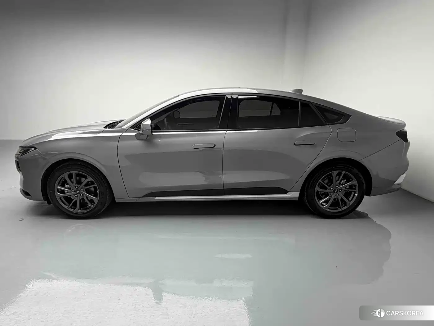 Ford Mondeo 2025 Silver/gray из Китая, фото 3