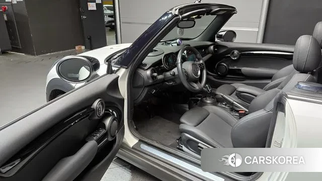 Mini Cooper Convertible 2024 Белый из Кореи, фото 2