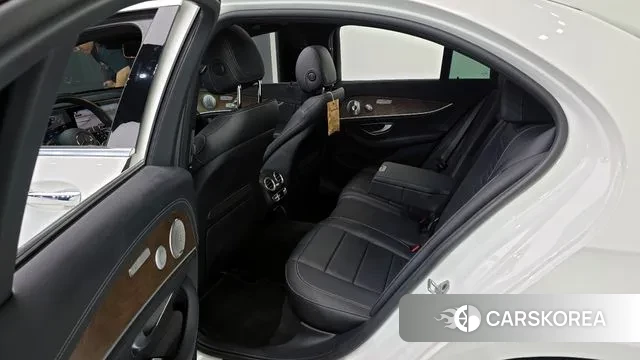 Mercedes-Benz E-Class W213 2021 Белый из Кореи, фото 2