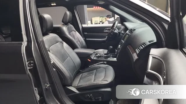 Ford Explorer 2018 Серый из Кореи, фото 2