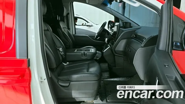 Hyundai Staria 2021 Красный из Кореи, фото 2