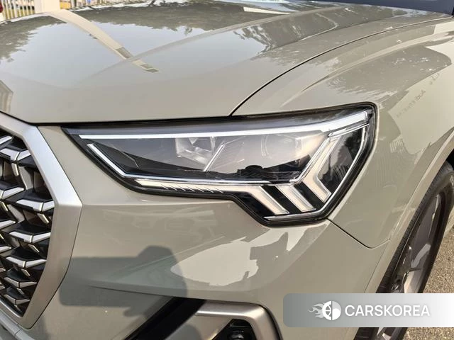 Audi Q3 2023 Темно-серый из Китая, фото 2
