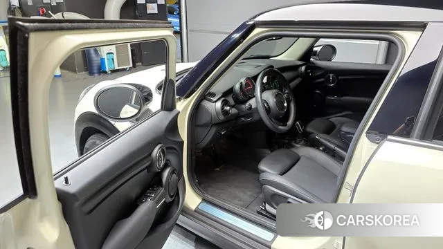 Mini Cooper 2020 Жемчужный цвет из Кореи, фото 2