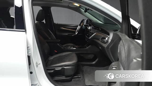 Chevrolet (GM Daewoo) Bolt EUV 2022 Белый из Кореи, фото 2