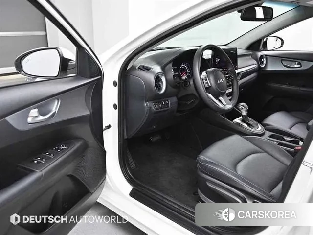 Kia The New K3 2nd generation 2022 Белый из Кореи, фото 2