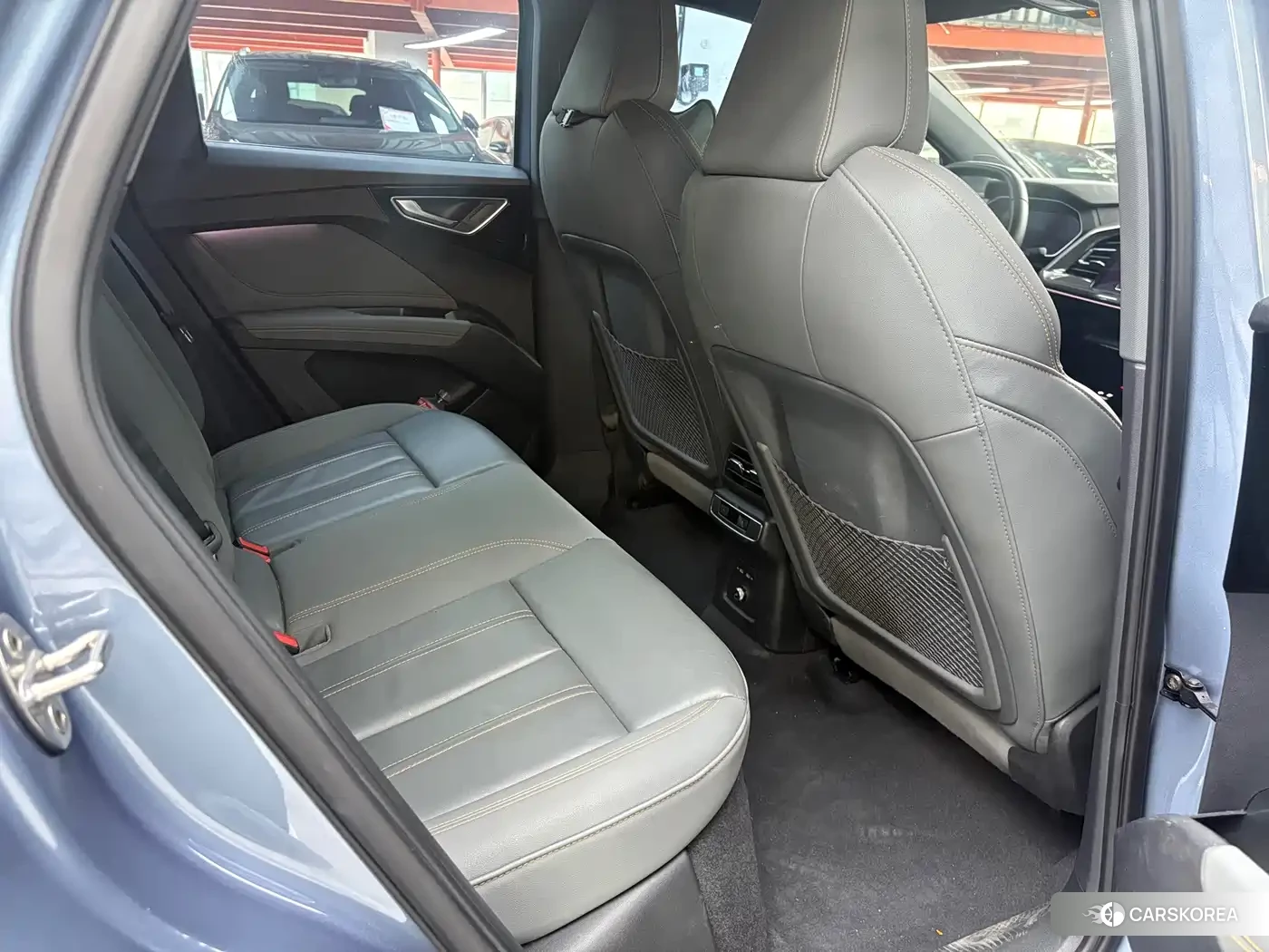 Audi Q4 e-tron 2023 Silver/gray из Китая, фото 2