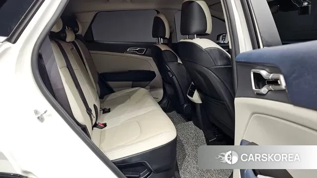 Kia Sportage 5th Generation Hybrid 2022 Белый из Кореи, фото 2