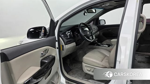 Kia The New Carnival 2019 Белый из Кореи, фото 2