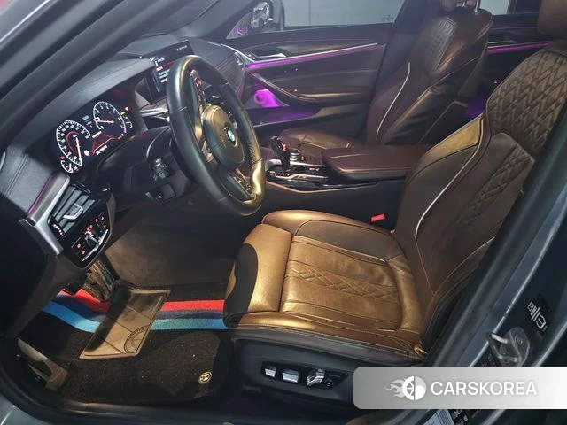 BMW 5 Series (G30) 2019 Цвет галактики из Кореи, фото 2