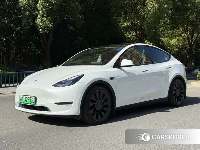 Tesla Model Y 2023 Белый из Китая, фото 2