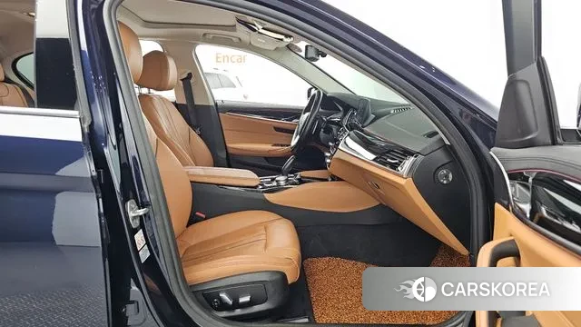 BMW 5 Series (G30) 2018 Синий из Кореи, фото 2