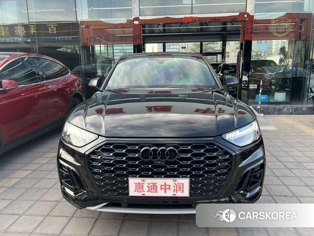 Audi Q5L Sportback 2022 Черный из Китая, фото 2