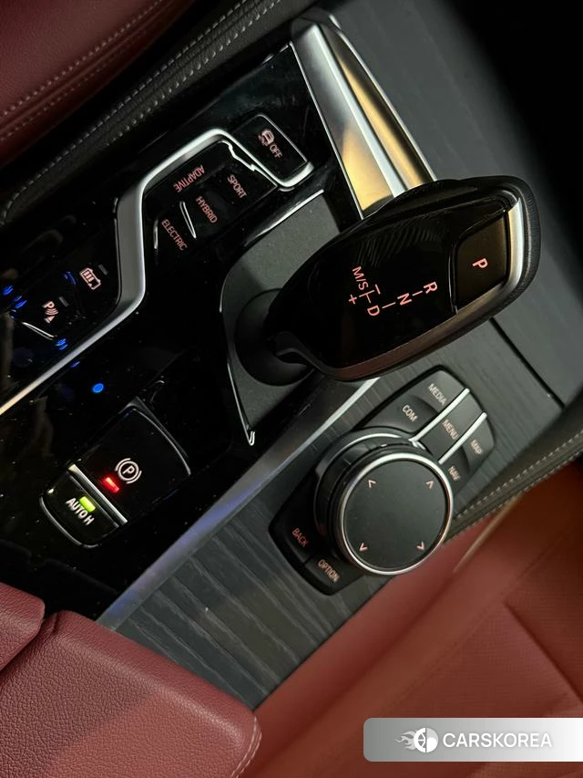 BMW 5 series PHEV 2021 Белый из Китая, фото 2