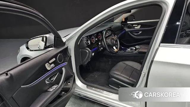 Mercedes-Benz E-Class W213 2018 Серебряный из Кореи, фото 2