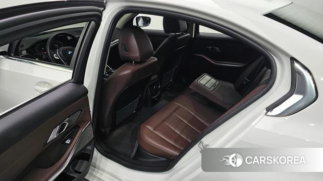 BMW 3 Series (G20) 2021 Белый из Кореи, фото 2