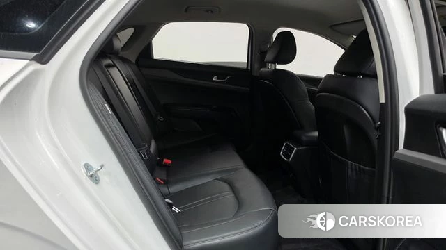 Kia The New K5 3rd generation 2025 Белый из Кореи, фото 2