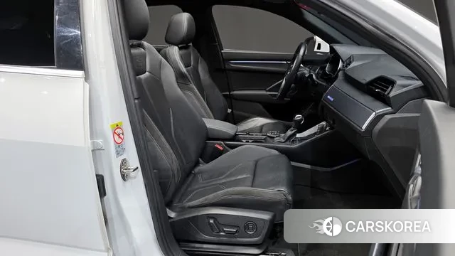 Audi Q3 (F3) 2020 Белый из Кореи, фото 2