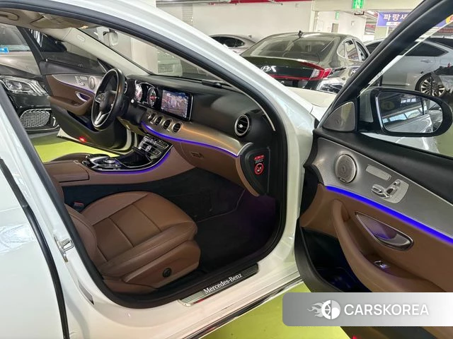 Mercedes-Benz E-Class W213 2019 Белый из Кореи, фото 2