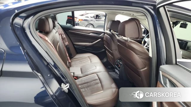 BMW 5 Series (G30) 2020 Черный из Кореи, фото 2