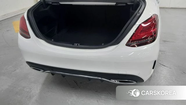 Mercedes-Benz C-Class W205 2021 Белый из Кореи, фото 2