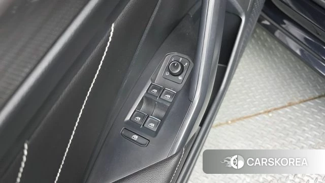 Volkswagen 7th Generation of Jetta 2022 Черный из Кореи, фото 2