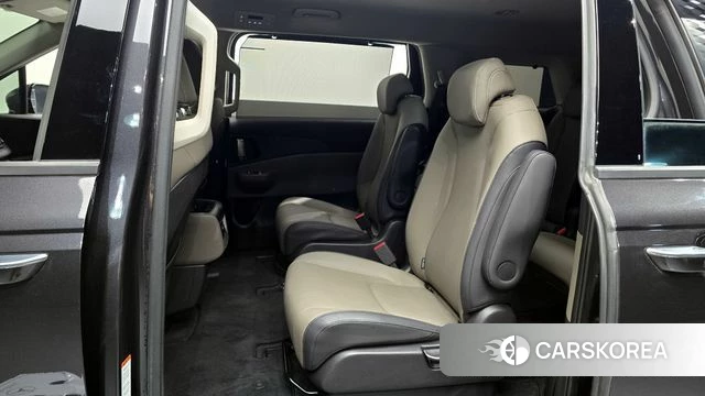 Kia The New Carnival 4th Generation 2024 Серый из Кореи, фото 2