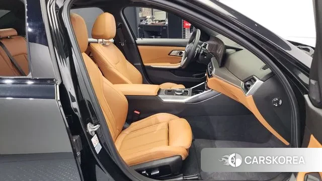 BMW 3 Series (G20) 2023 Черный из Кореи, фото 2