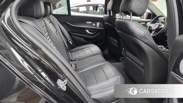 Mercedes-Benz E-Class W213 2018 Черный из Кореи, фото 2