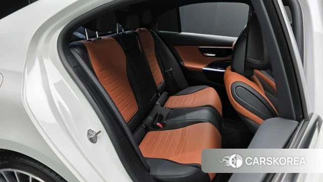 Mercedes-Benz C-Class W206 2023 Белый из Кореи, фото 2