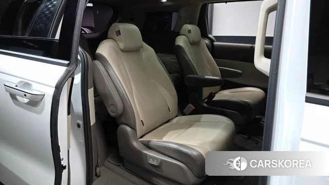 Kia Carnival 4th generation 2023 Белый из Кореи, фото 2