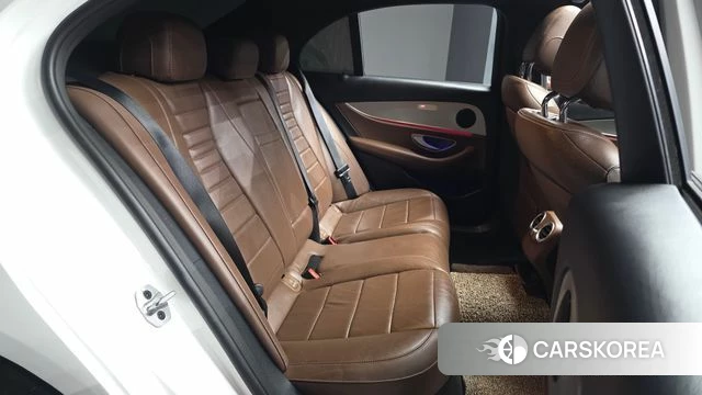 Mercedes-Benz E-Class W213 2020 Белый из Кореи, фото 2