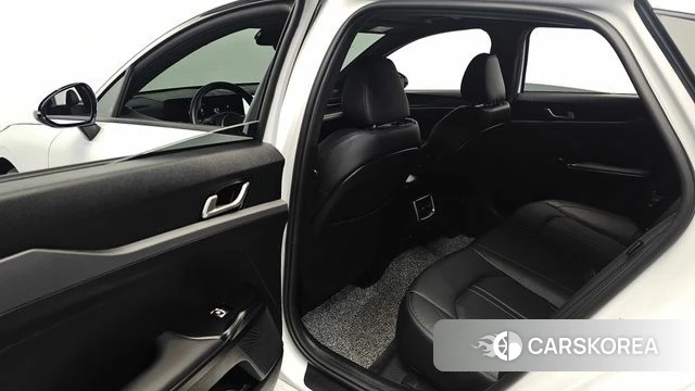 Kia The New K5 3rd generation 2025 Белый из Кореи, фото 2