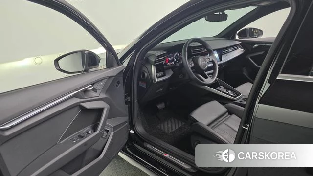 Audi A3 (8Y) 2023 Черный из Кореи, фото 2