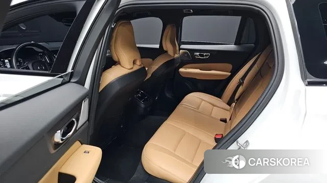 Volvo V60 Cross-Country 2nd Generation 2020 Белый из Кореи, фото 2