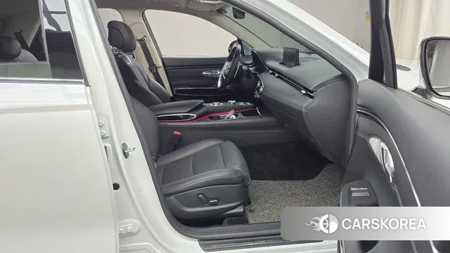 Genesis GV70 2023 Белый из Кореи, фото 2