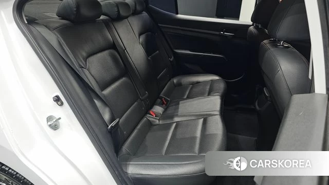 Hyundai Avante AD 2018 Белый из Кореи, фото 2