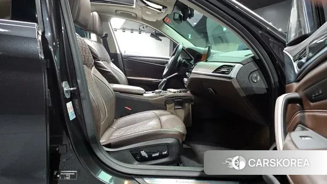 BMW 5 Series (G30) 2019 Серый из Кореи, фото 2