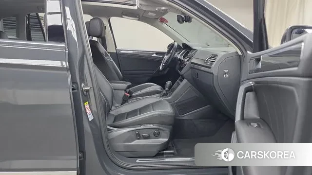 Volkswagen Tiguan second Generation 2018 Серый из Кореи, фото 2