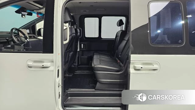 Hyundai Staria 2023 Белый из Кореи, фото 2