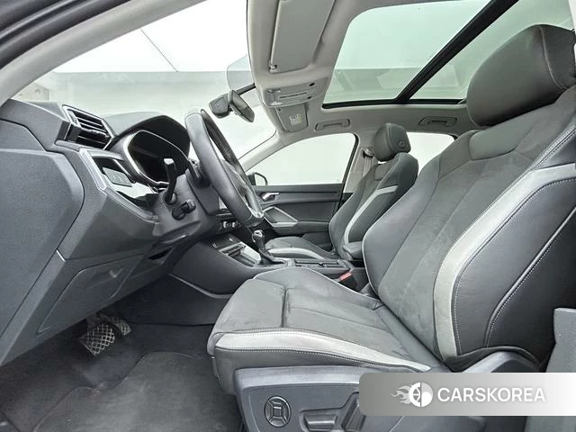 Audi Q3 2023 Темно-серый из Китая, фото 2